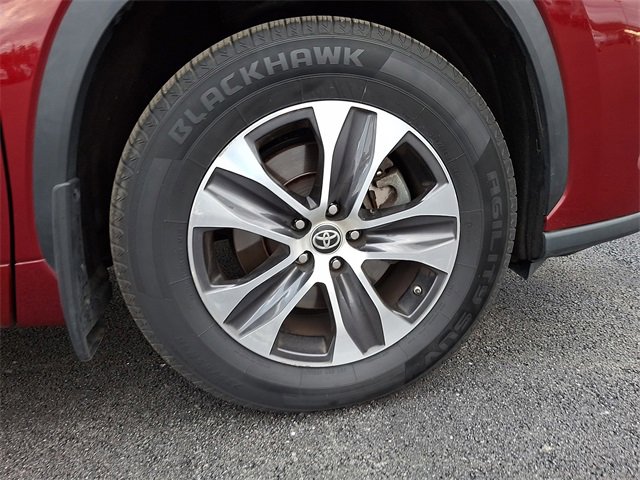 Used 2023 Toyota Highlander XLE image 15