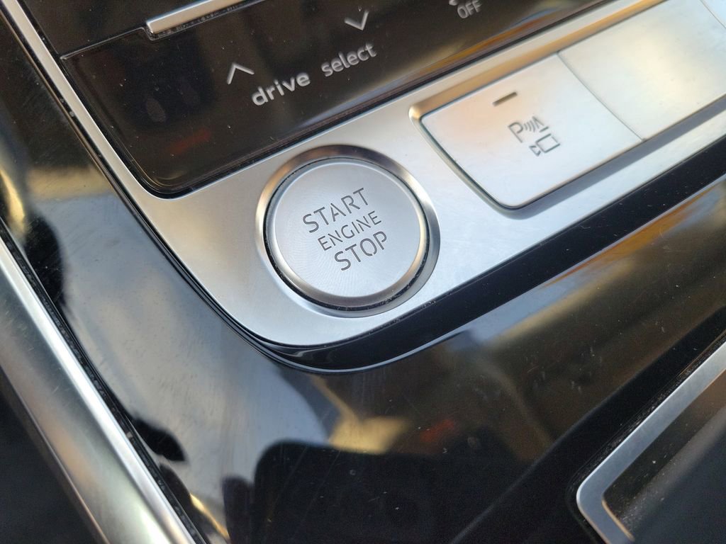 Used 2019 Audi Q8 Prestige image 22