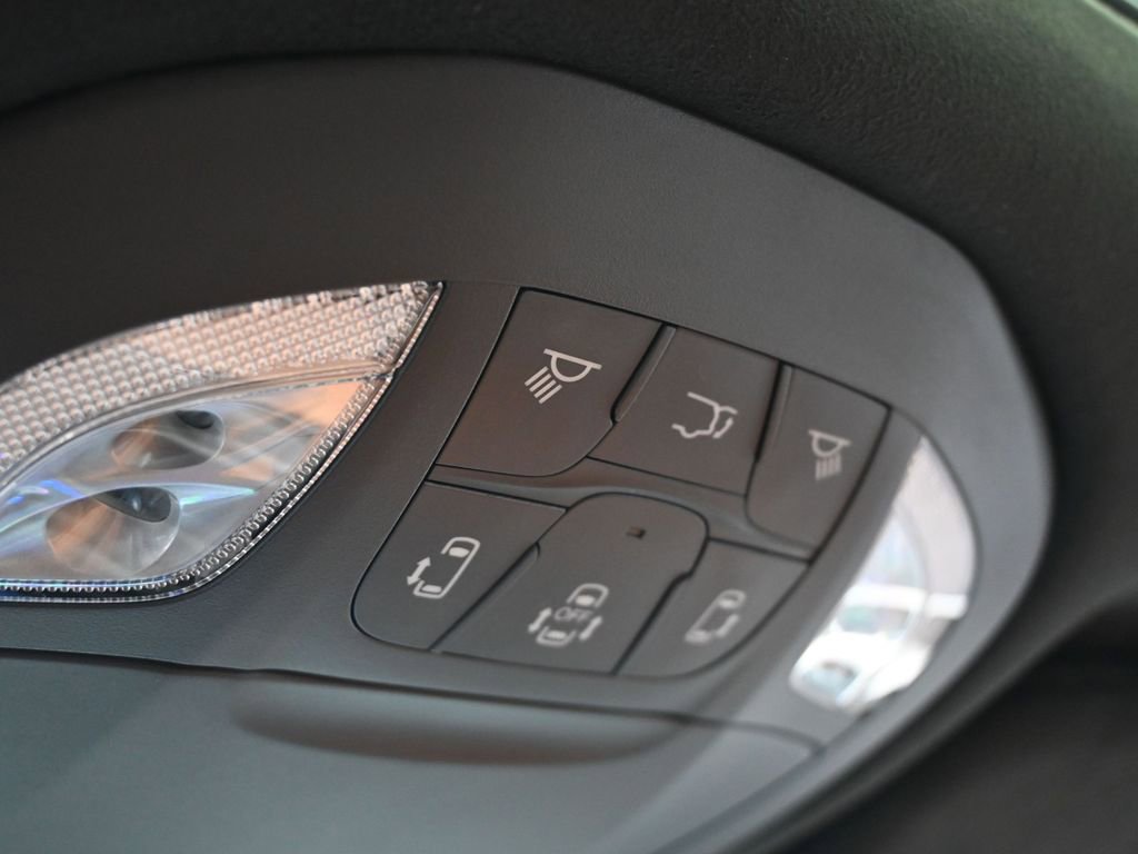 Used 2024 Chrysler Pacifica Pinnacle image 31