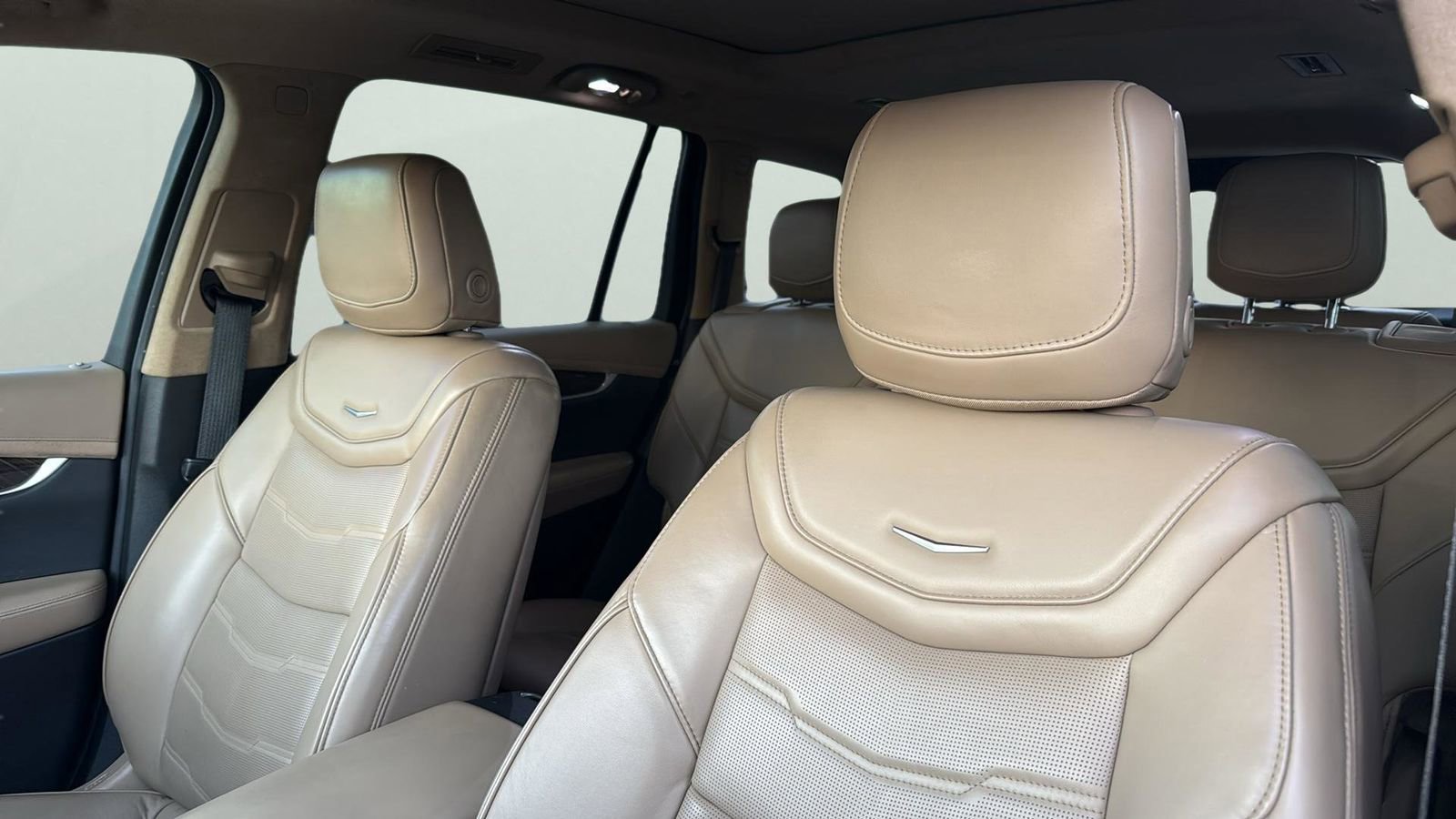 Used 2022 Cadillac XT6 Premium Luxury w/ Platinum Package image 8