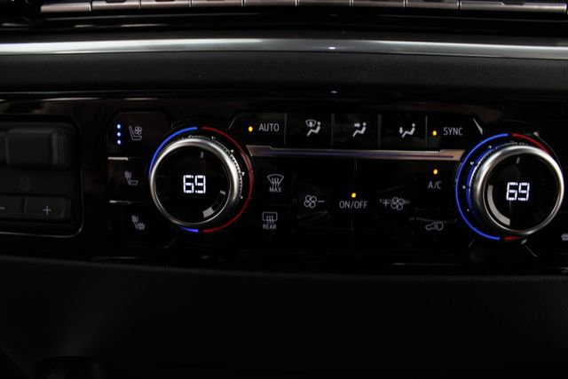 New 2026 GMC Sierra 1500 SLT w/ SLT Premium Plus Package AWD/4WD image 7