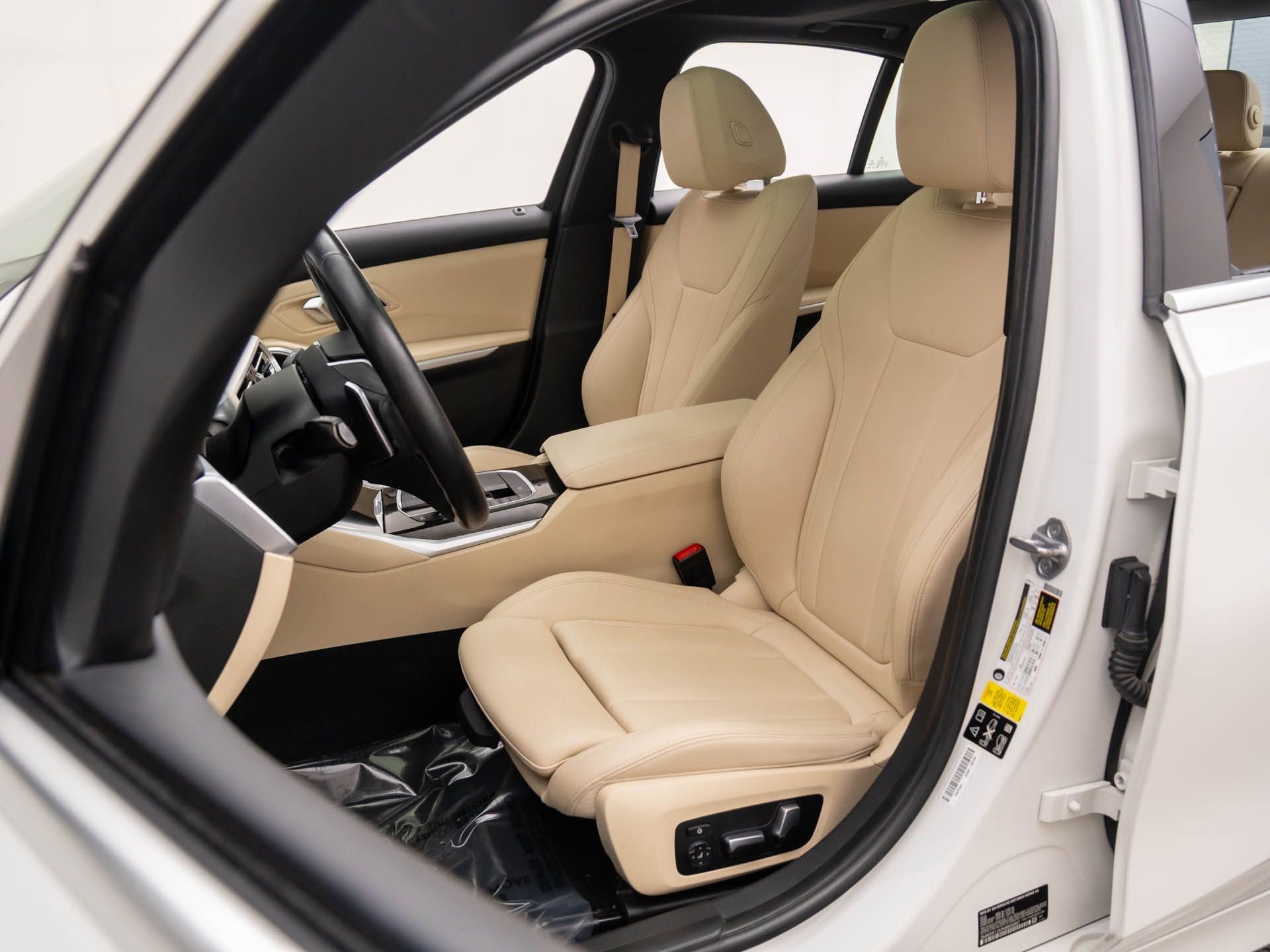 Used 2019 BMW 330i xDrive Sedan w/ Convenience Package image 15