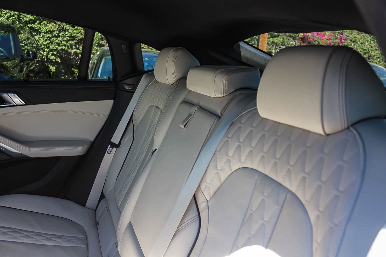 New 2026 BMW X6 xDrive40i AWD/4WD image 18