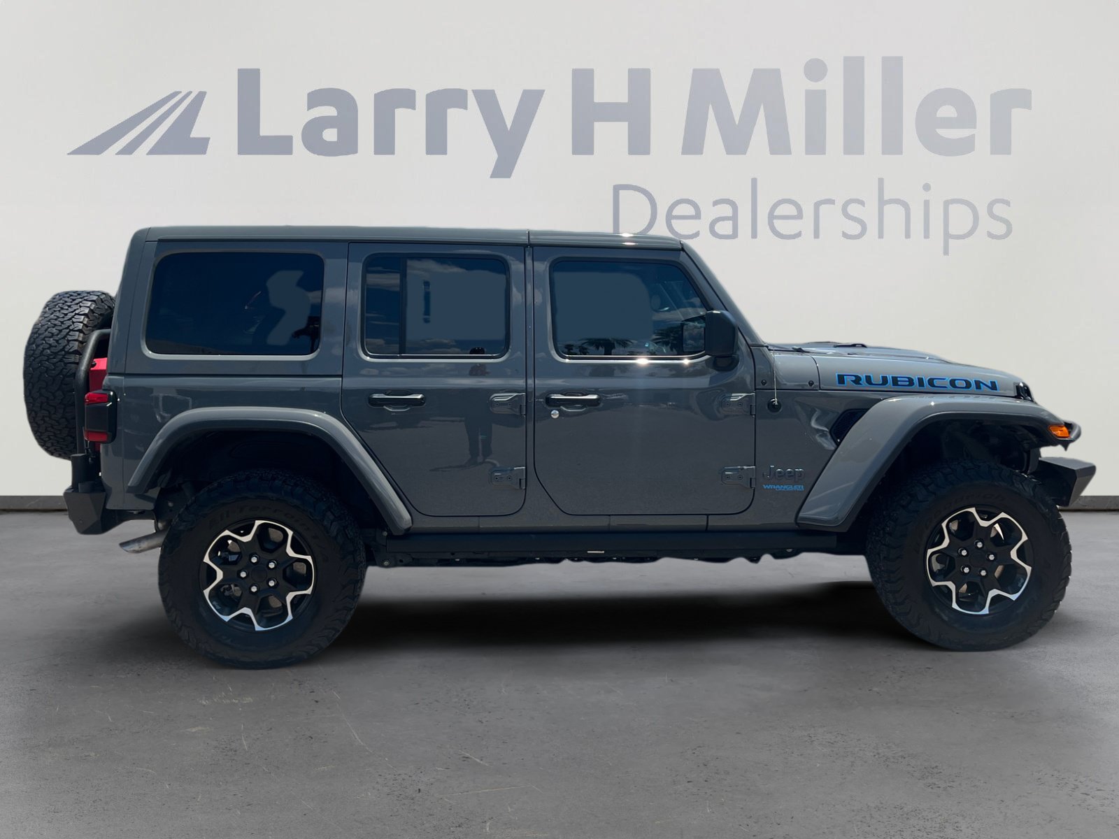Certified 2021 Jeep Wrangler Unlimited Rubicon 4xe w/ Cold Weather Group AWD/4WD image 6