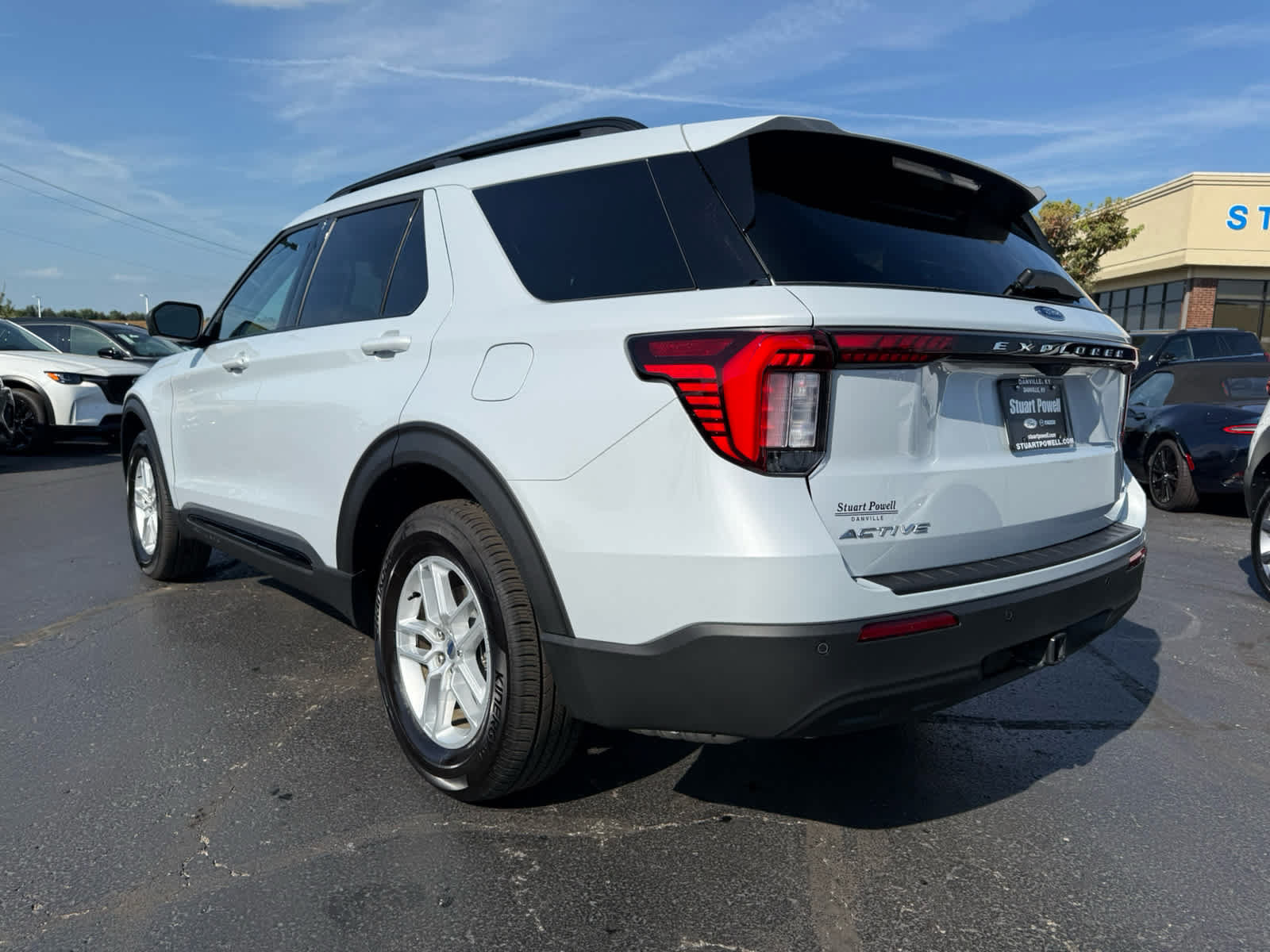 Used 2026 Ford Explorer Active AWD/4WD image 27