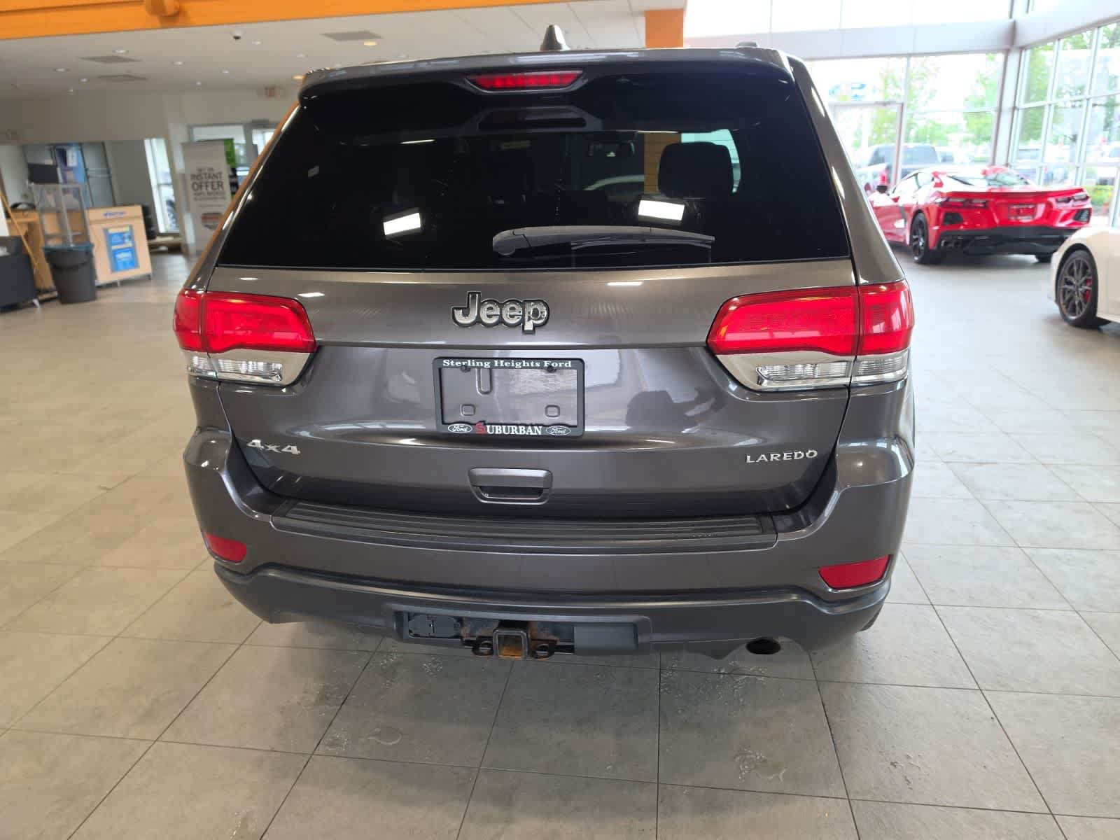 Used 2014 Jeep Grand Cherokee Laredo w/ 18" Wheel & 8.4" Radio Group AWD/4WD image 9