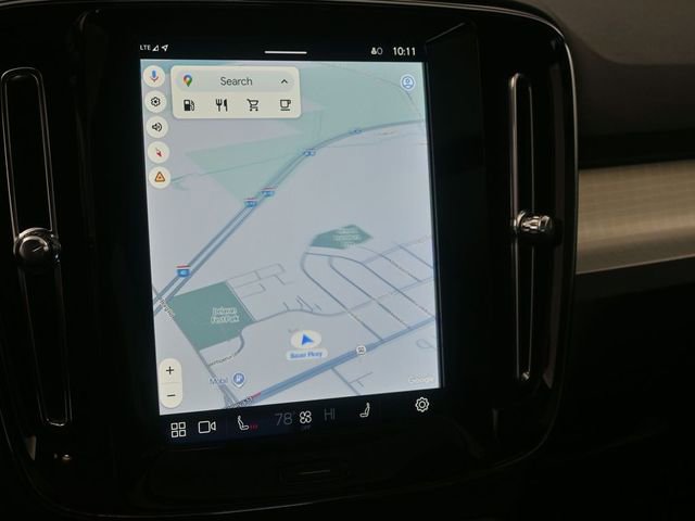 Used 2024 Volvo XC40 B5 Core image 26