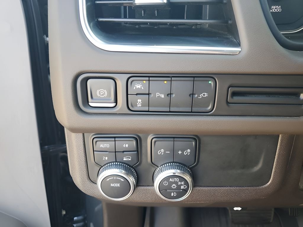 Used 2021 GMC Yukon XL SLT w/ Rear Media and Nav Package image 34