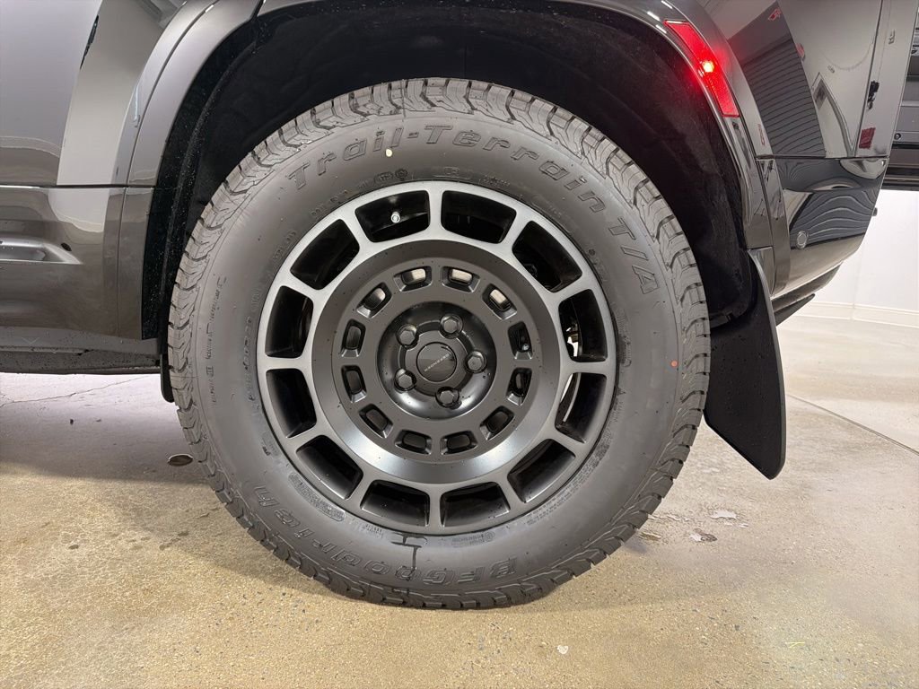 New 2026 Land Rover Defender 110 AWD/4WD image 30