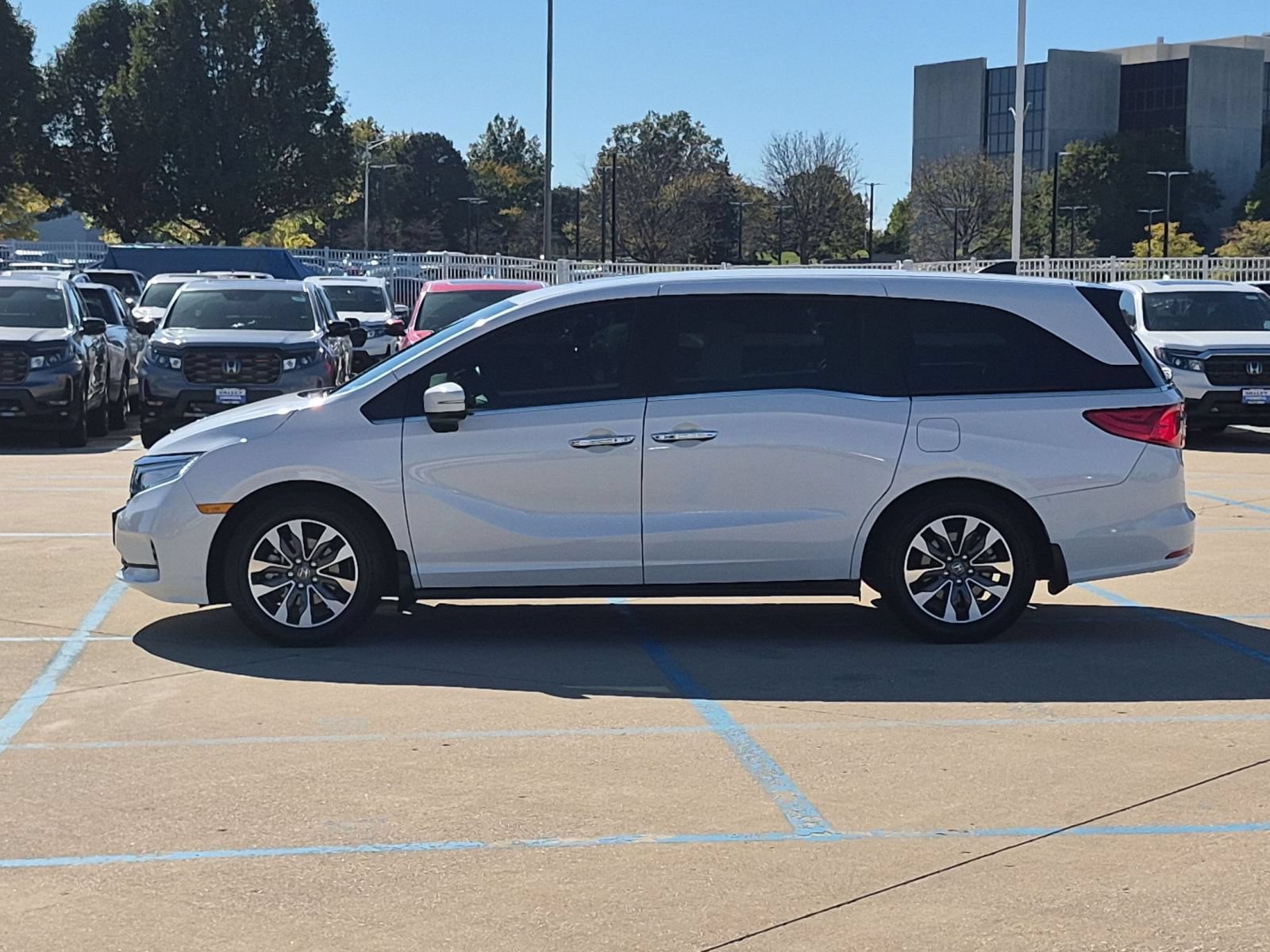 Certified 2024 Honda Odyssey EX-L image 9