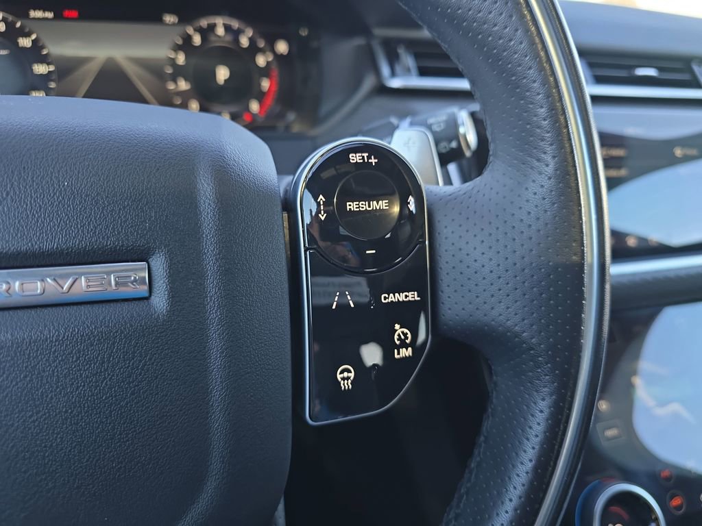 Used 2019 Land Rover Range Rover Velar R-Dynamic SE image 18