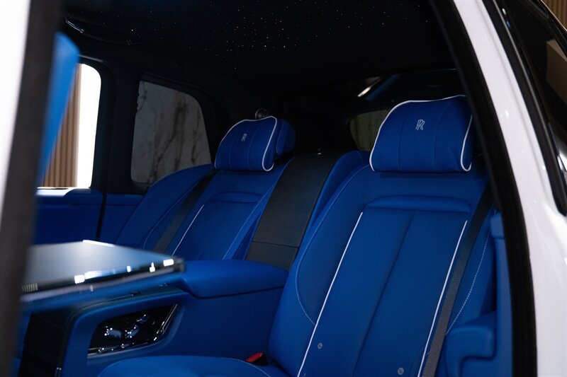 Used 2023 Rolls-Royce Cullinan AWD/4WD image 32