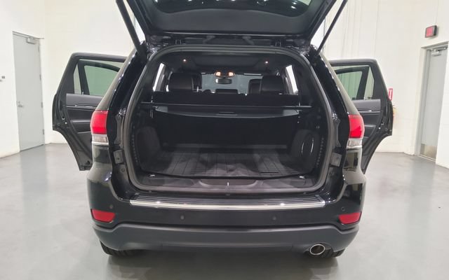 Used 2020 Jeep Grand Cherokee Limited w/ Luxury Group II AWD/4WD image 16