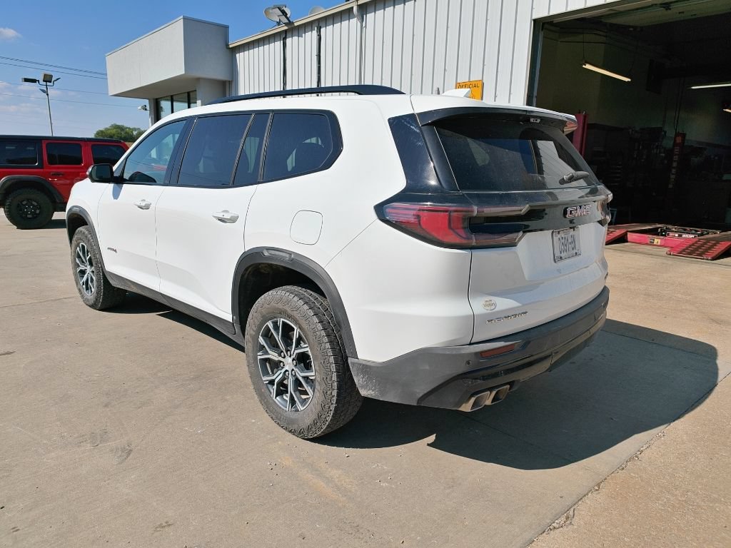 Used 2026 GMC Acadia AT4 w/ Luxury Package AWD/4WD image 8