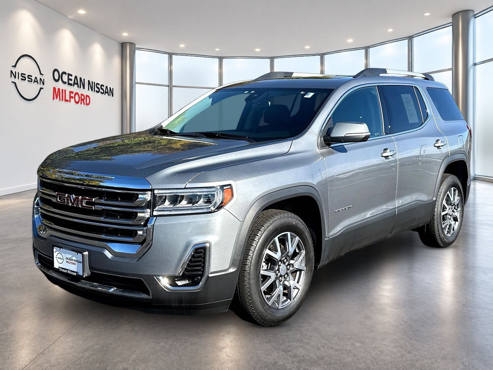 Used 2023 GMC Acadia SLT w/ Preferred Package