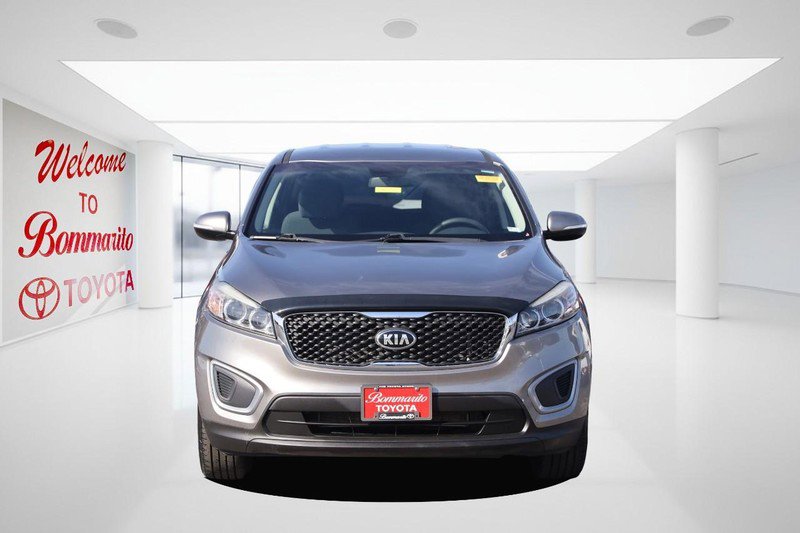 Used 2017 Kia Sorento L image 4