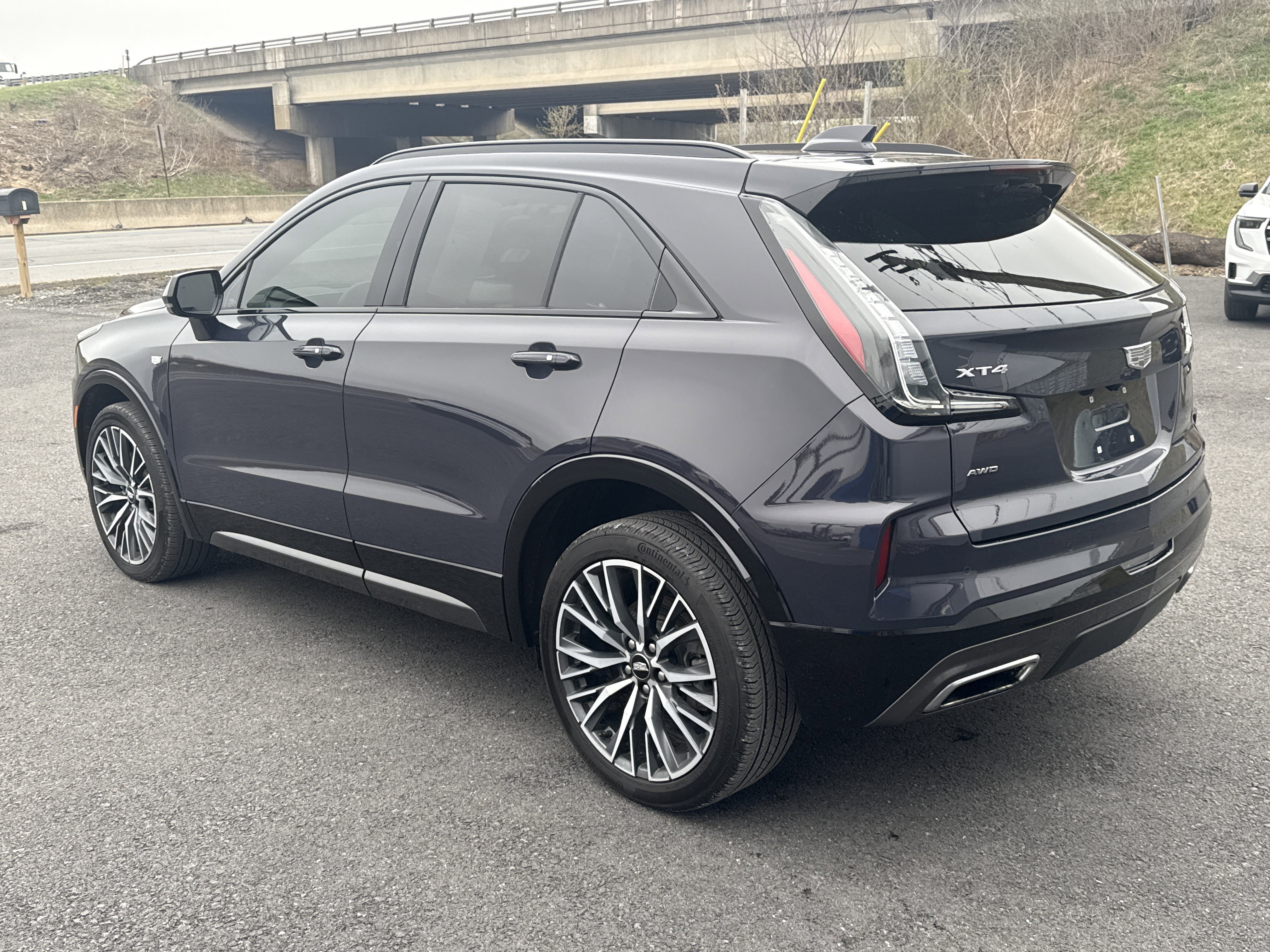 Used 2024 Cadillac XT4 Sport image 6