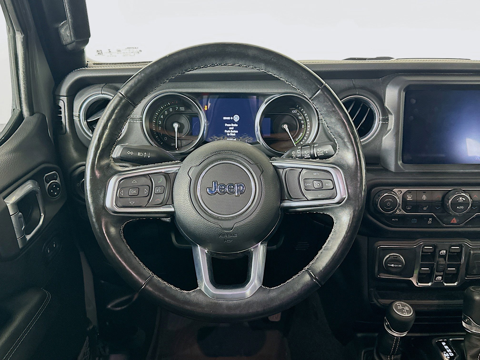 Used 2022 Jeep Wrangler Sahara w/ Cold Weather Group image 17