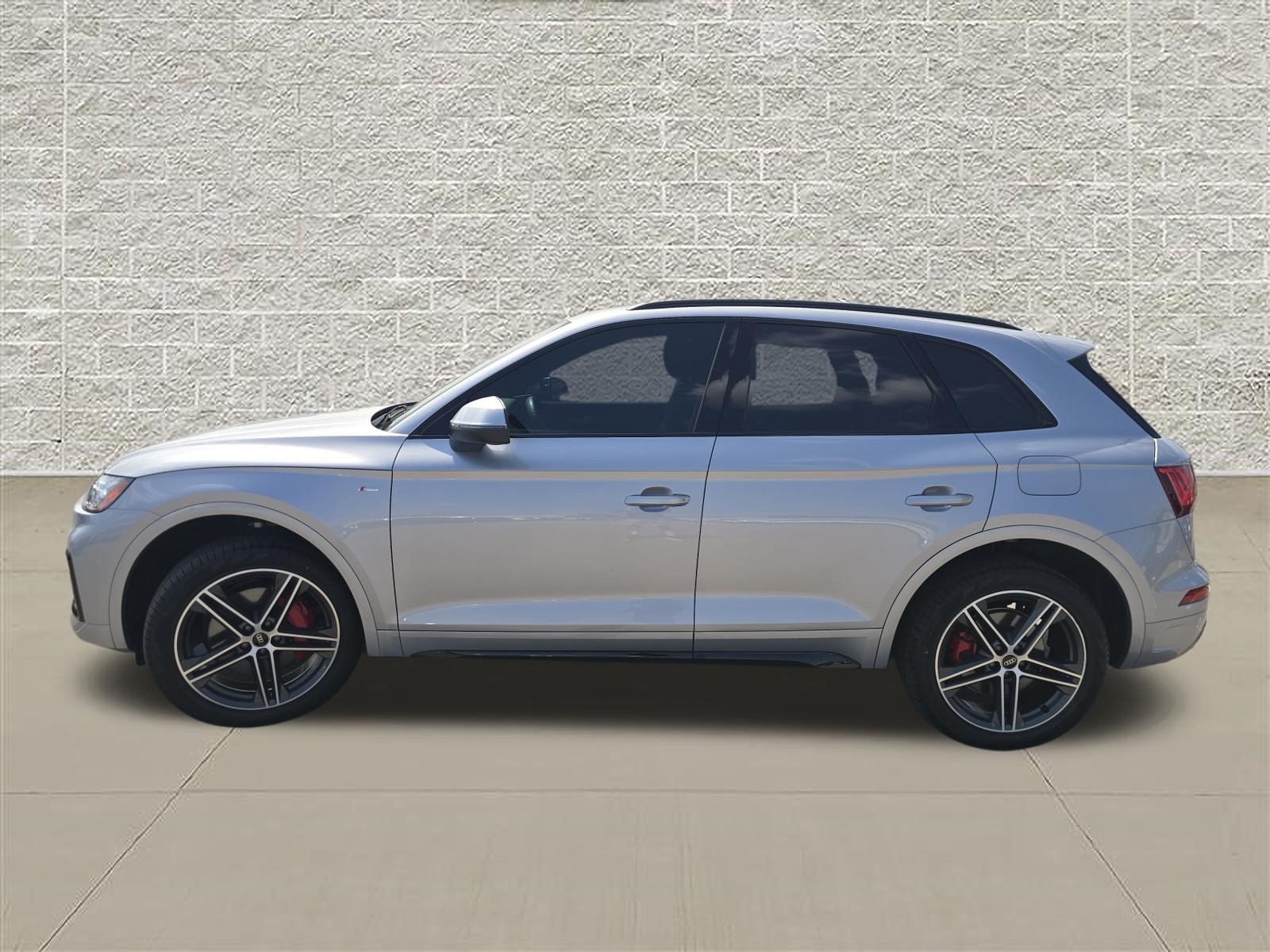 Certified 2024 Audi Q5 e Premium Plus w/ Premium Plus Package AWD/4WD image 4