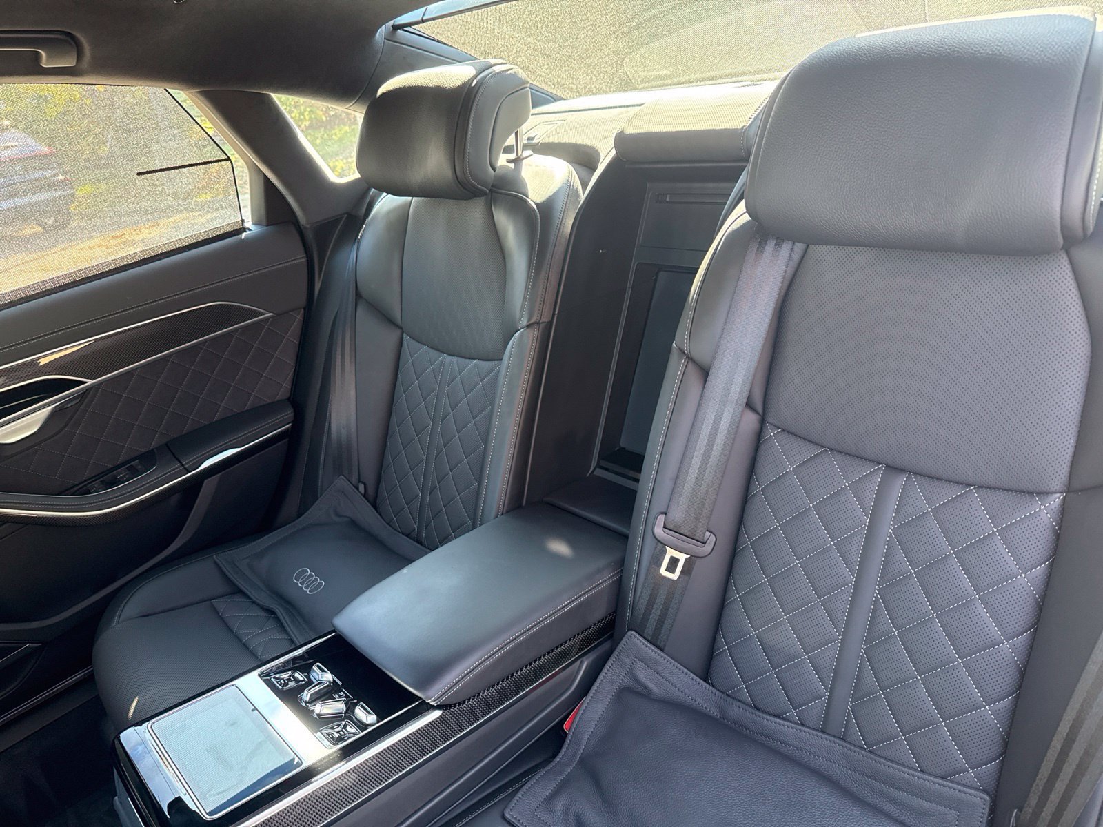 Used 2025 Audi S8 w/ Executive Package AWD/4WD image 10