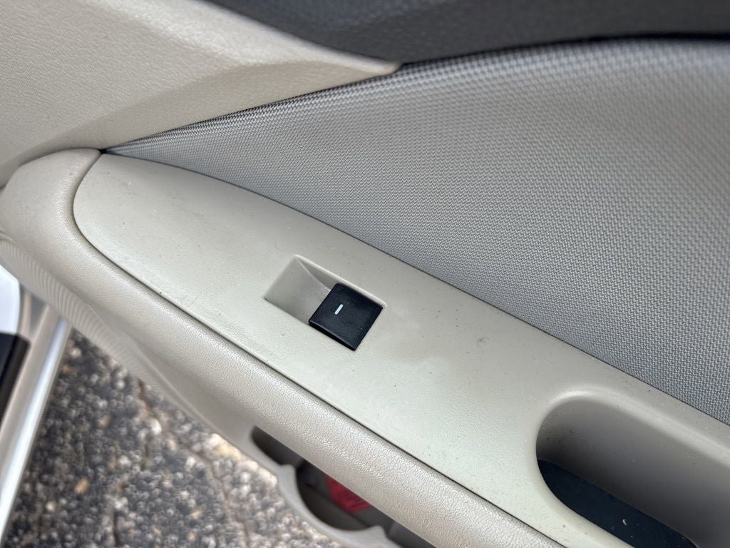 Used 2012 Ford Fusion SE FWD image 33