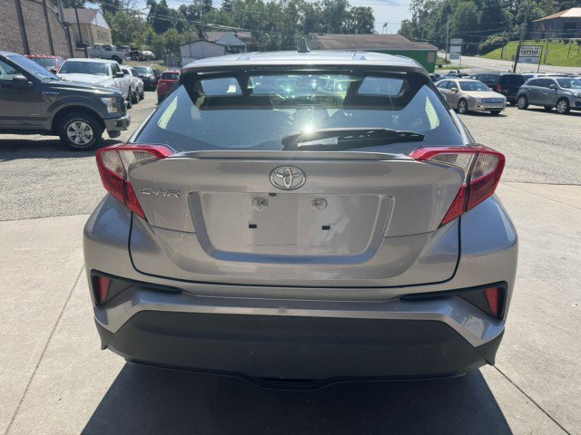 Used 2019 Toyota C-HR XLE FWD image 4
