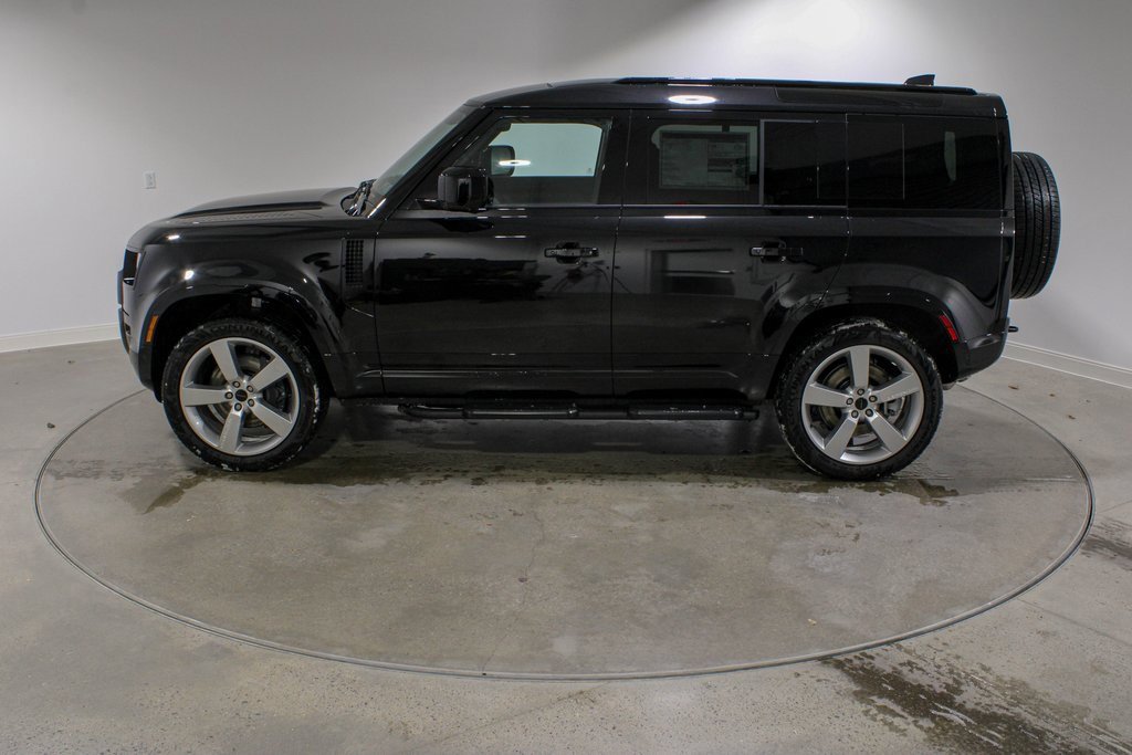 New 2026 Land Rover Defender 110 X-Dynamic SE image 2