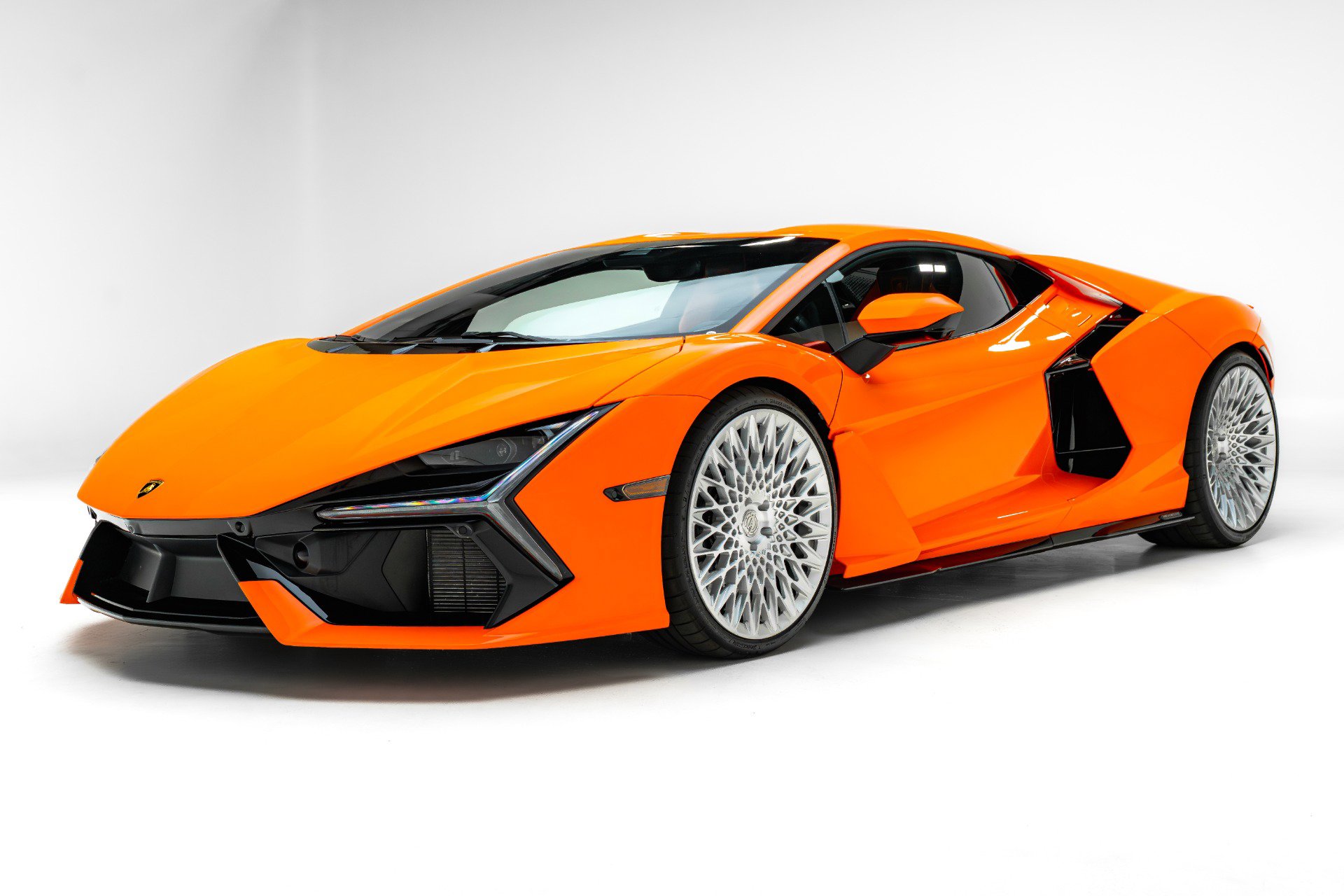 Used 2024 Lamborghini Revuelto AWD/4WD image 2