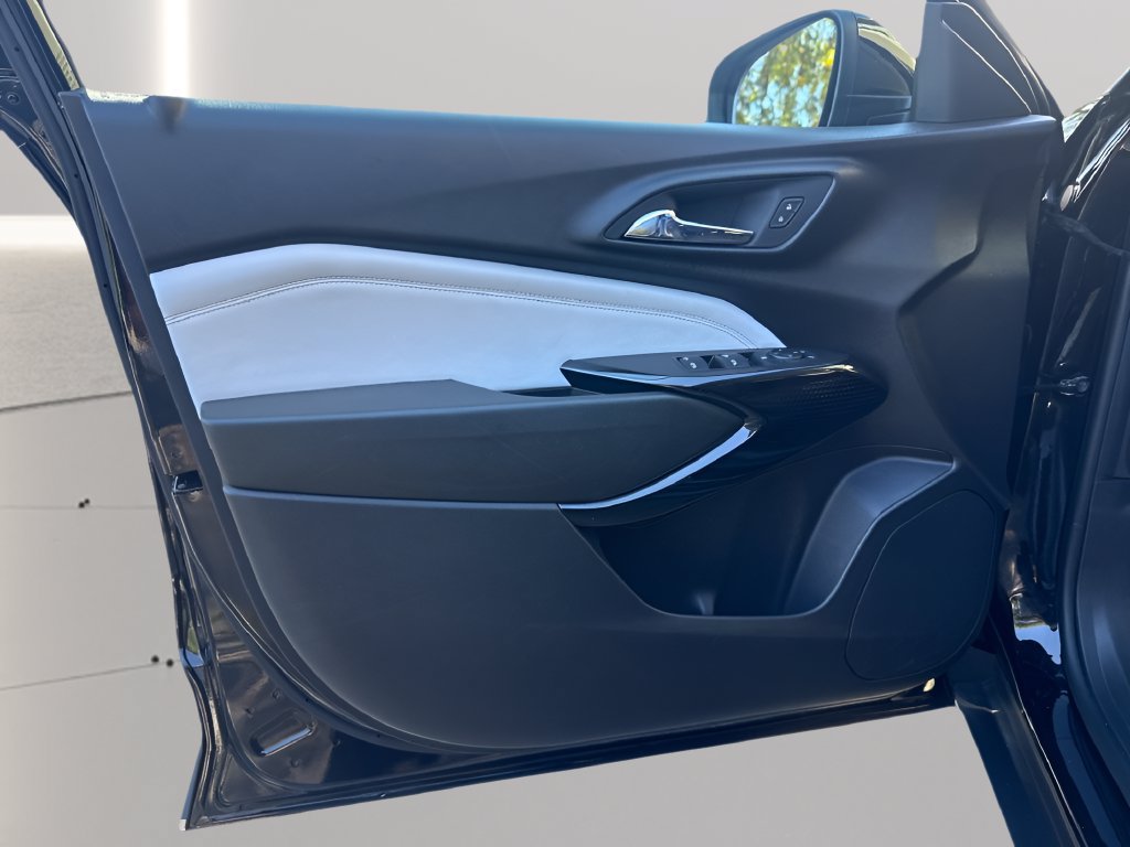 Used 2024 Chevrolet Trax LT FWD image 13