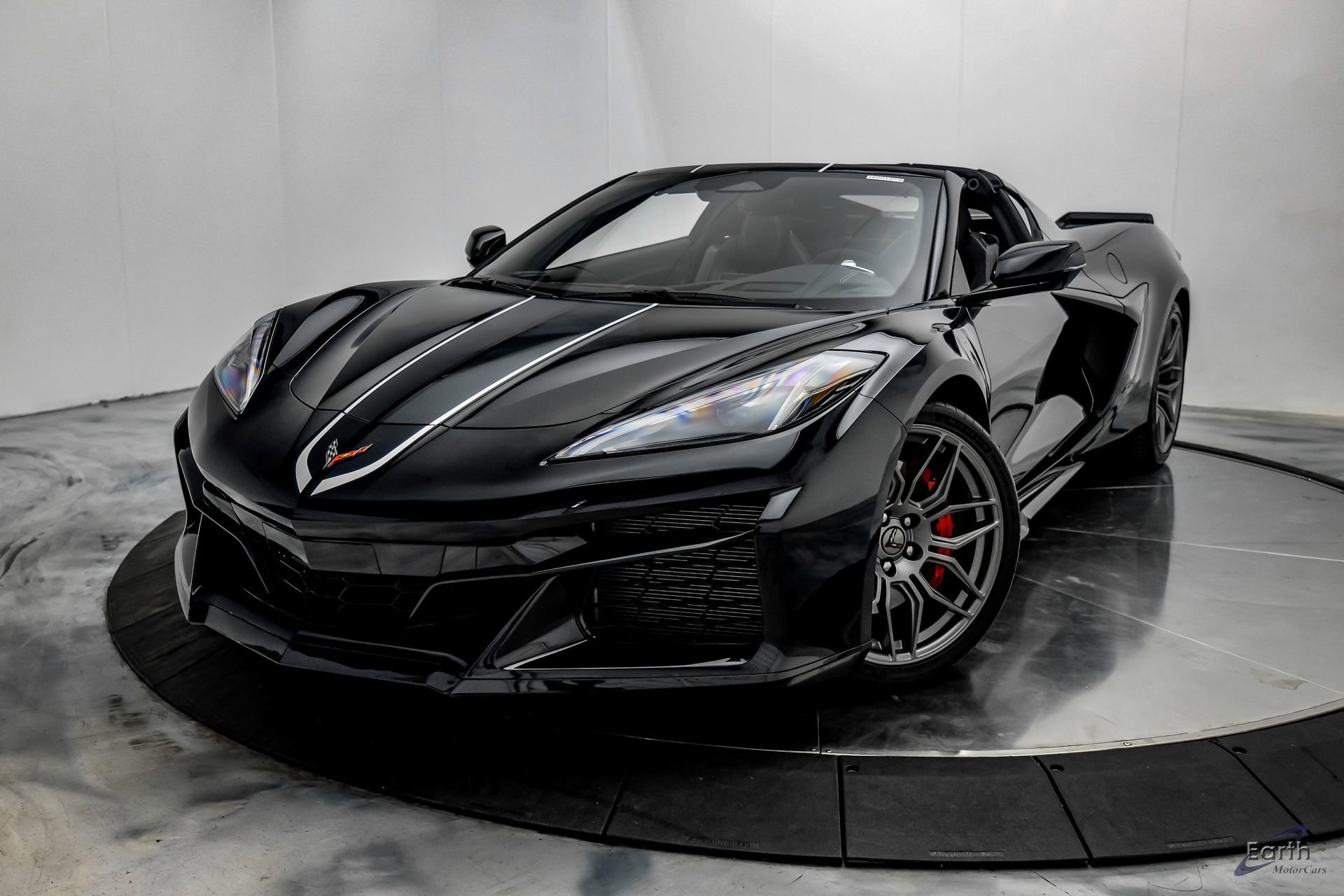 Used 2025 Chevrolet Corvette Z06 RWD image 6
