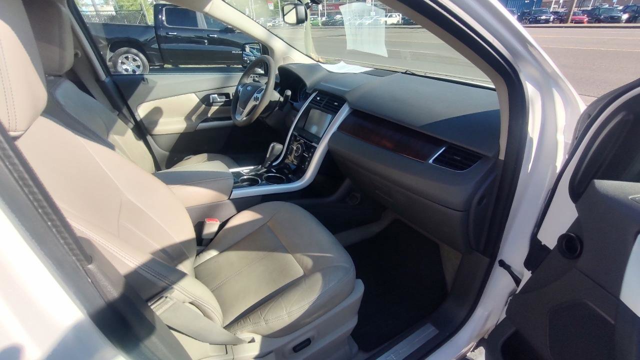 Used 2011 Ford Edge Limited AWD/4WD image 18