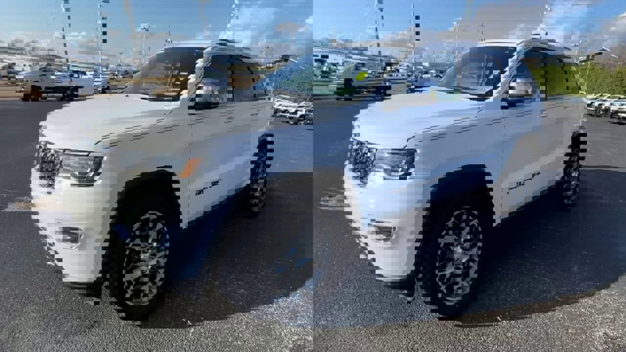 Used 2022 Jeep Grand Cherokee Limited w/ Trailer Tow Group IV image 4