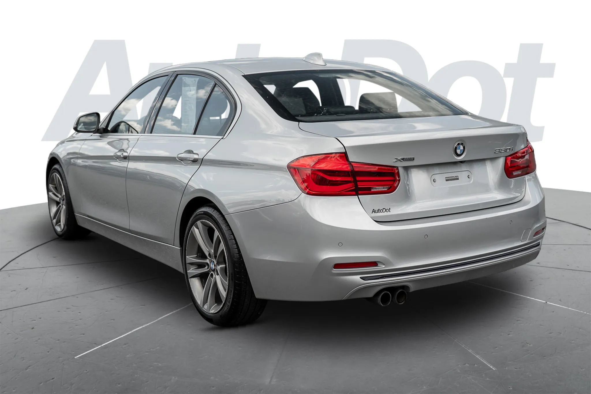 Used 2017 BMW 330i xDrive Sedan w/ Premium Package AWD/4WD image 2