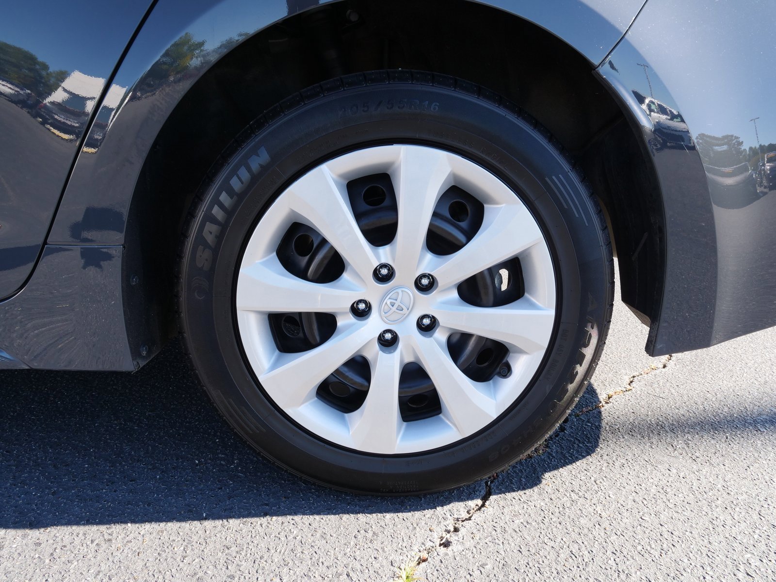 Used 2023 Toyota Corolla LE image 4