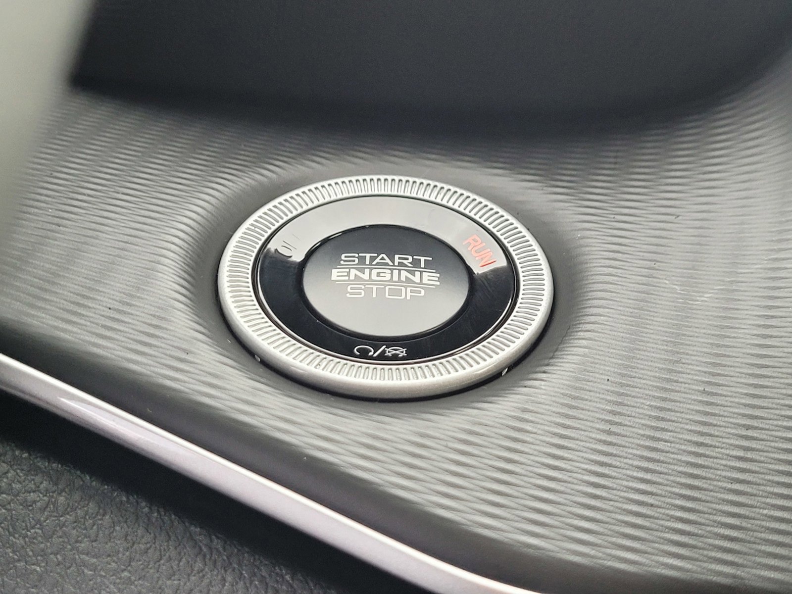 New 2025 Jeep Grand Cherokee Altitude image 19