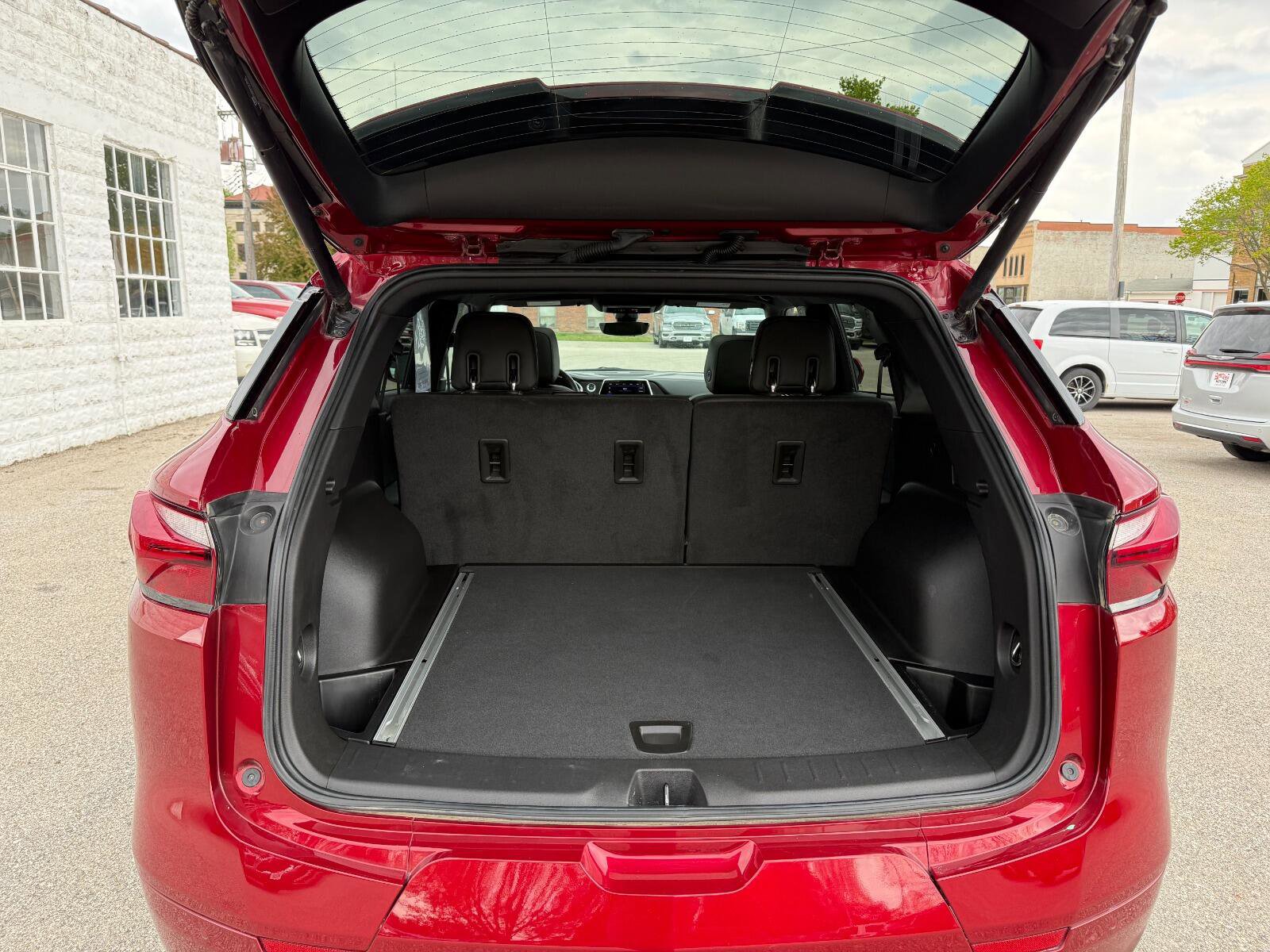 Used 2019 Chevrolet Blazer Premier w/ Sun and Wheels Package AWD/4WD image 14