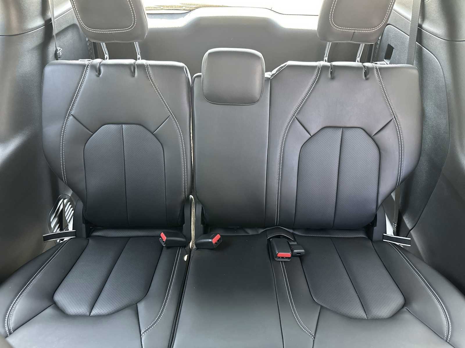 New 2026 Chrysler Pacifica Select FWD image 21