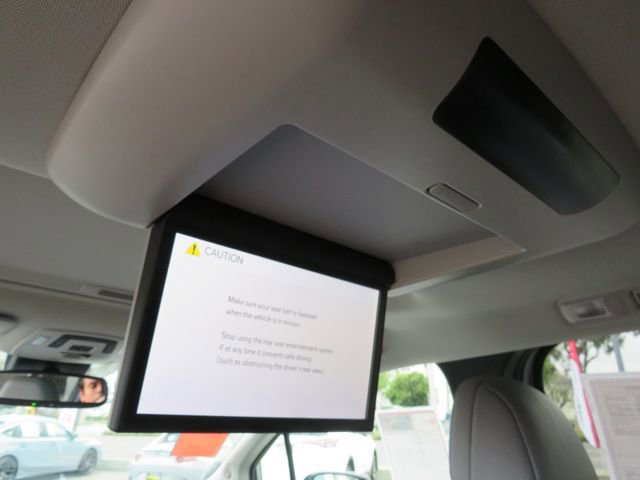 Certified 2026 Toyota Sienna XLE image 22