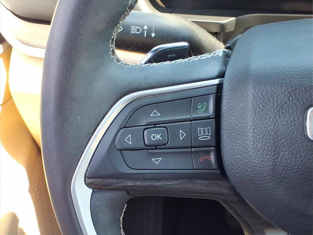 Used 2023 Jeep Grand Cherokee Limited AWD/4WD image 28