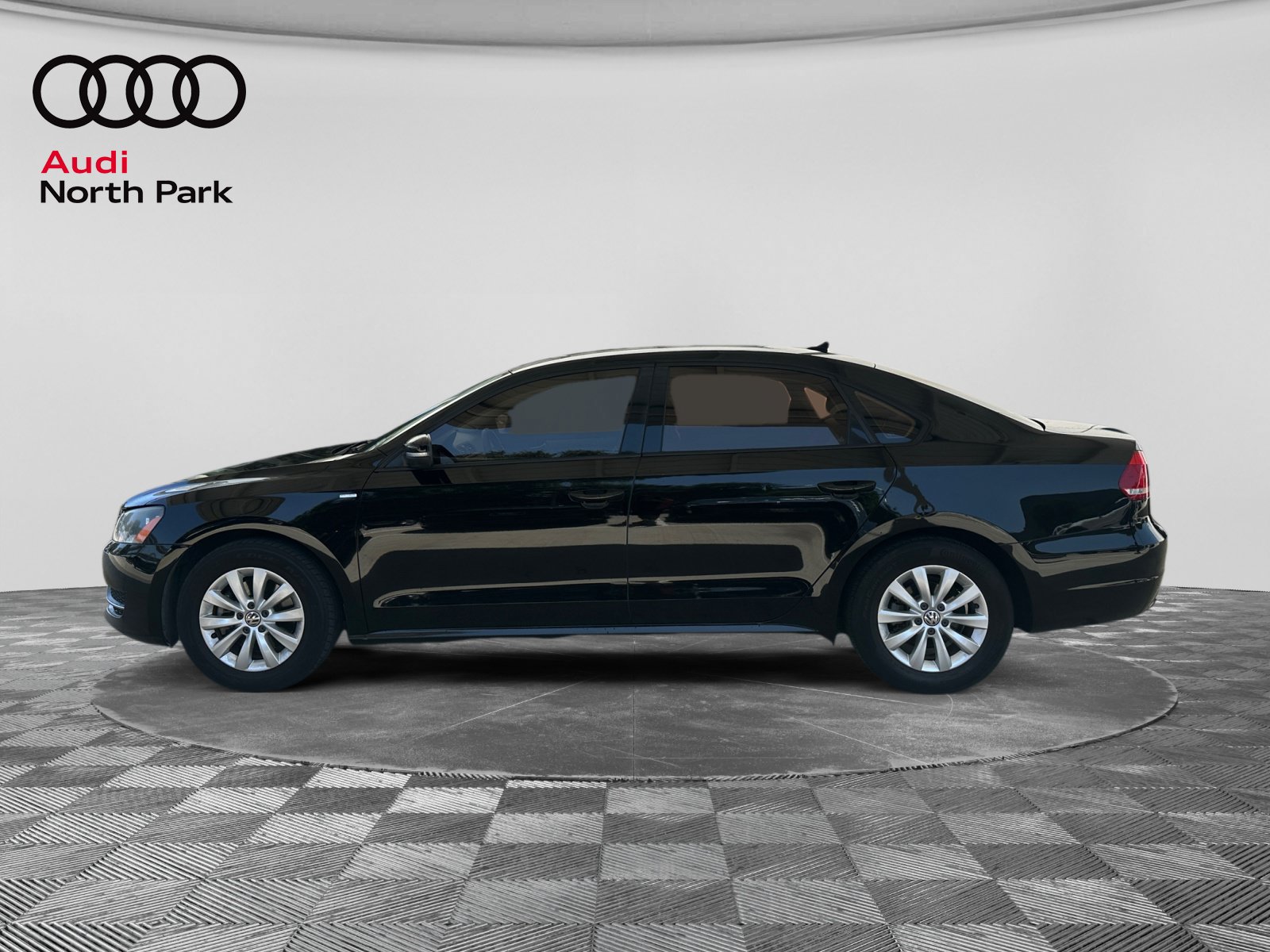Used 2015 Volkswagen Passat 1.8T Wolfsburg Edition FWD image 2