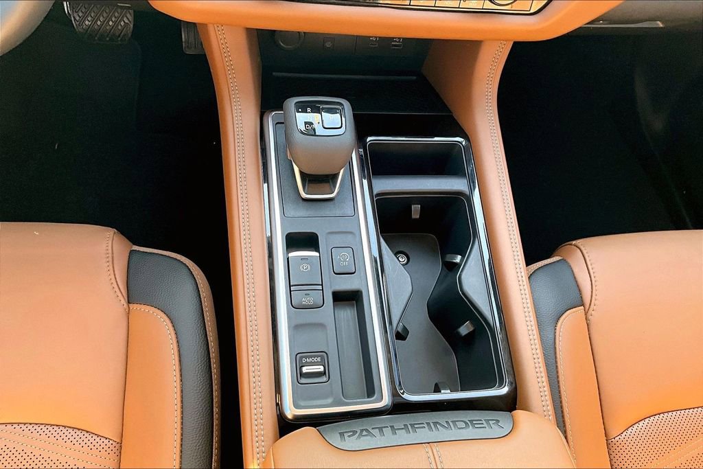Used 2025 Nissan Pathfinder Platinum image 48