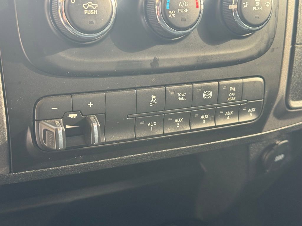 Used 2018 RAM 2500 Tradesman w/ Chrome Appearance Group image 21