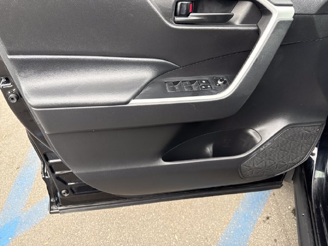 Used 2023 Toyota RAV4 LE AWD/4WD image 11