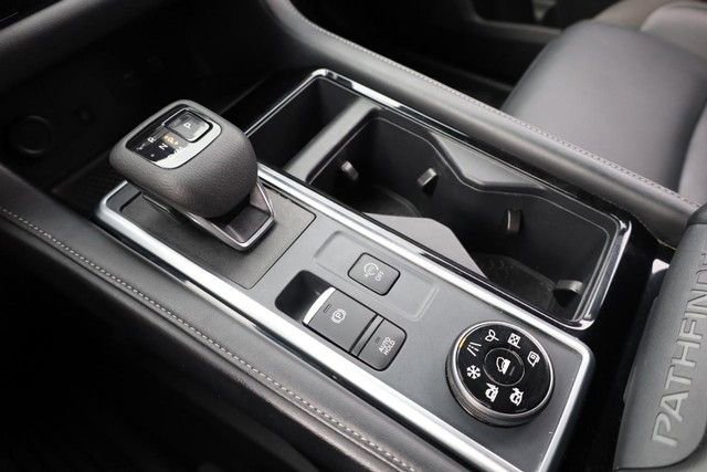 Certified 2025 Nissan Pathfinder SL AWD/4WD image 17