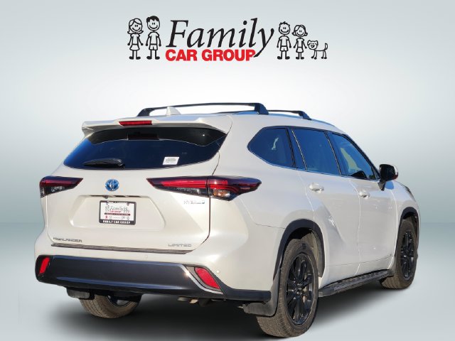Used 2024 Toyota Highlander Limited AWD/4WD image 4