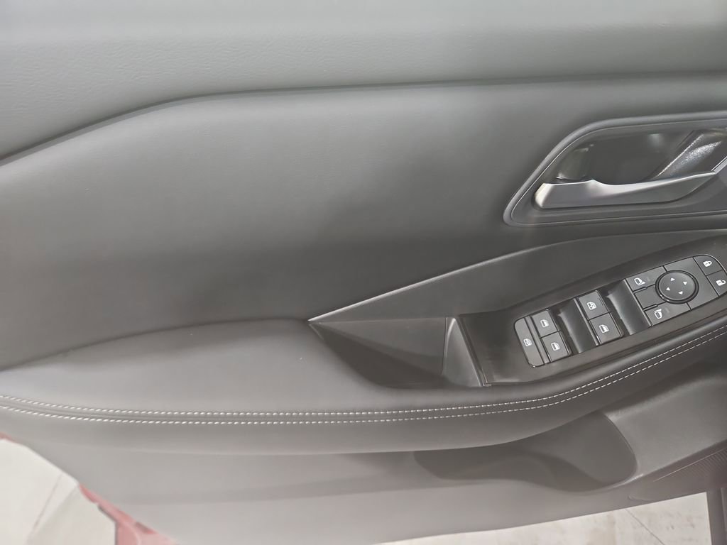 New 2026 Nissan Rogue SV image 10