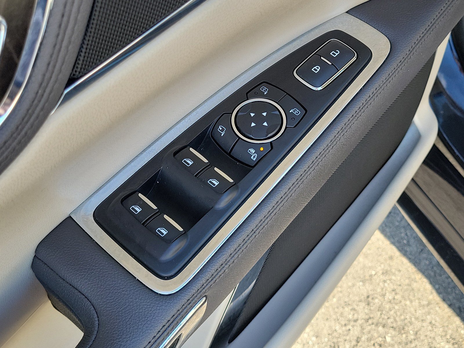 Used 2019 Lincoln Continental Reserve FWD image 14