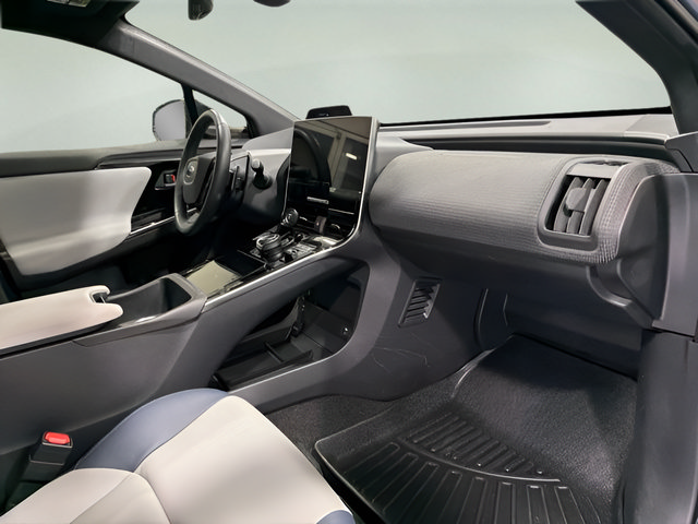 Certified 2023 Subaru Solterra AWD image 14