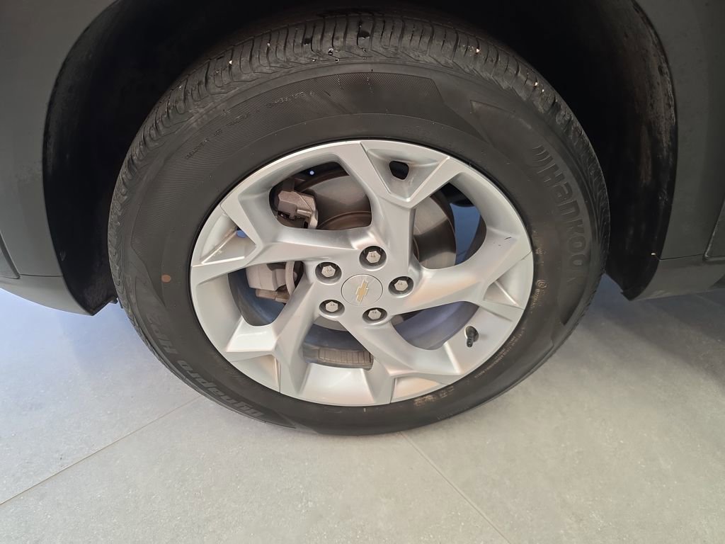 Used 2025 Chevrolet Trax LS w/ LS Convenience Package FWD image 31