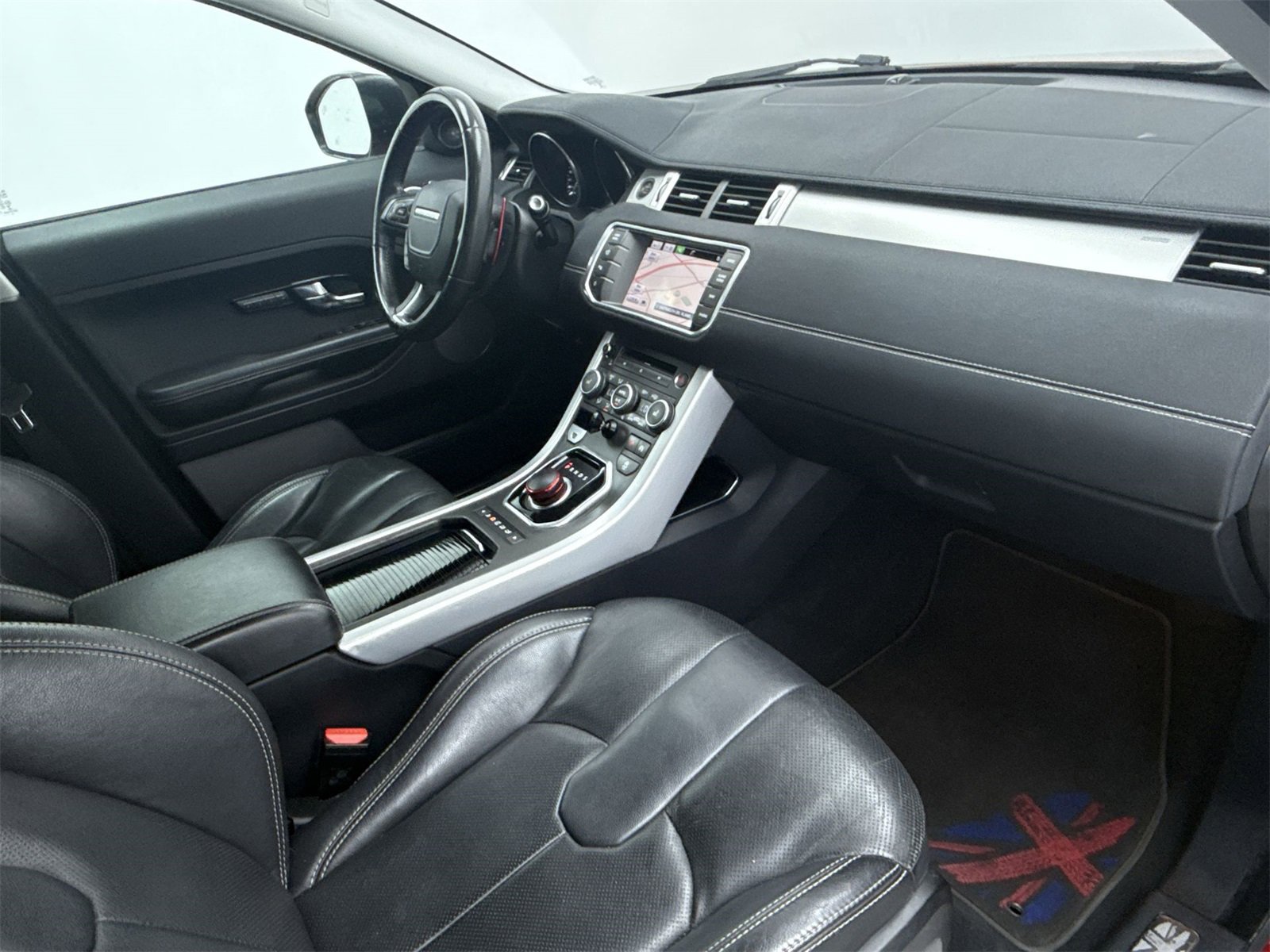 Used 2015 Land Rover Range Rover Evoque Dynamic image 11